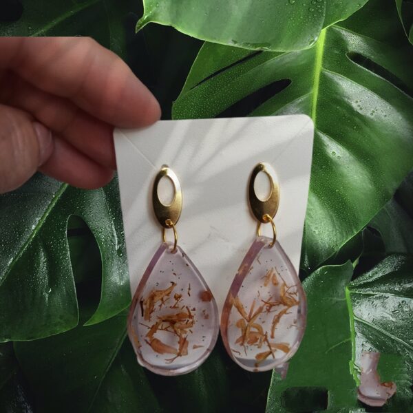 Pendientes Grandes de Resina Transparente. Decoración Vegetal - Imagen 2