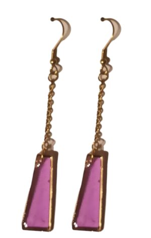 Pendientes colgantes largos. Son piezas muy ligeras, puedes elegir el color de la resina. Todas las piezas de tesscollage se realizan de manera artesanal , esto implica que las piezas no son idénticas.