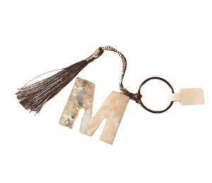 LLaveros personalizables, letras, colores y acabados diferentes con borla.
