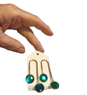 Son piezas muy ligeras, puedes elegir el color de la resina.