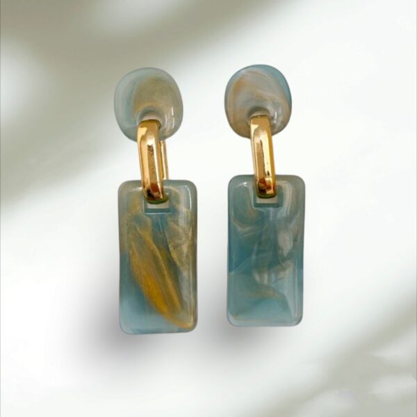 Son piezas muy ligeras, complementos ideales para tus looks. Regalo perfecto.