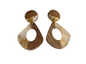 Son piezas muy ligeras, complementos ideales para tus looks. Regalo perfecto.