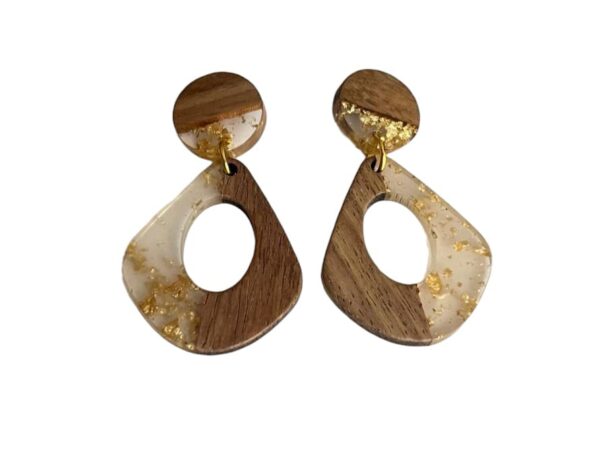 Son piezas muy ligeras, complementos ideales para tus looks. Regalo perfecto.